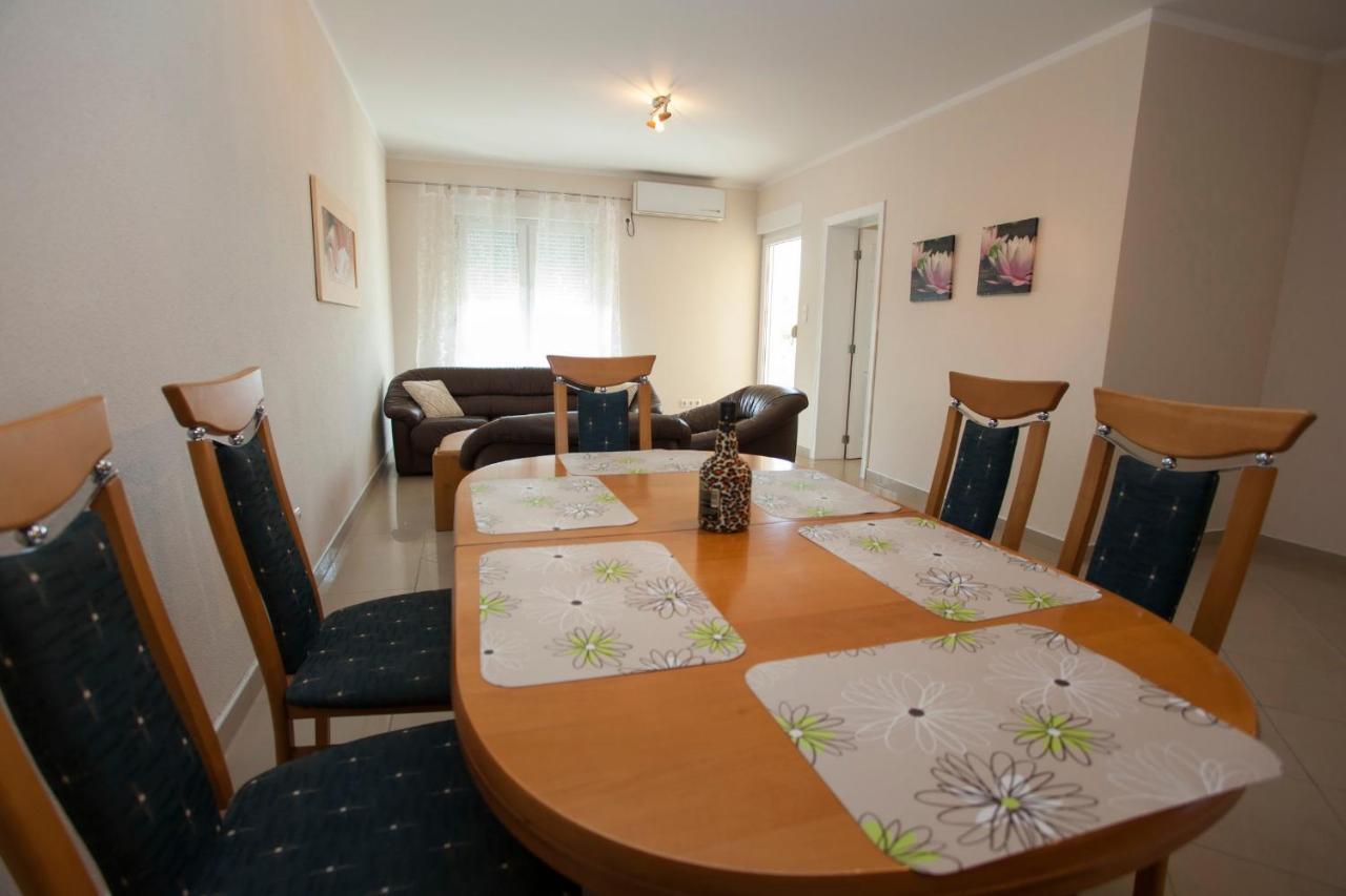 Apartments Damjanovic Макарска Екстериор снимка