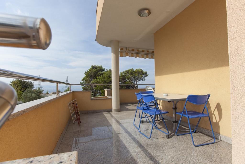 Apartments Damjanovic Макарска Екстериор снимка