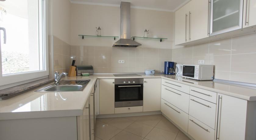 Apartments Damjanovic Макарска Стая снимка