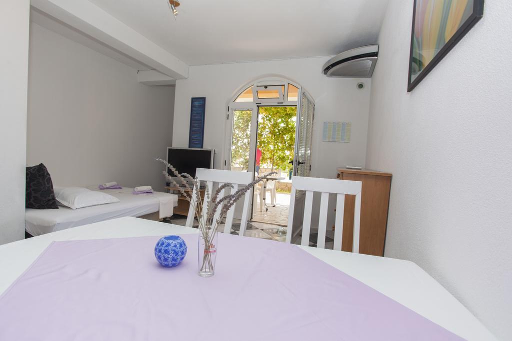 Apartments Damjanovic Макарска Екстериор снимка
