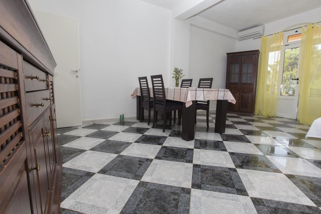Apartments Damjanovic Макарска Екстериор снимка
