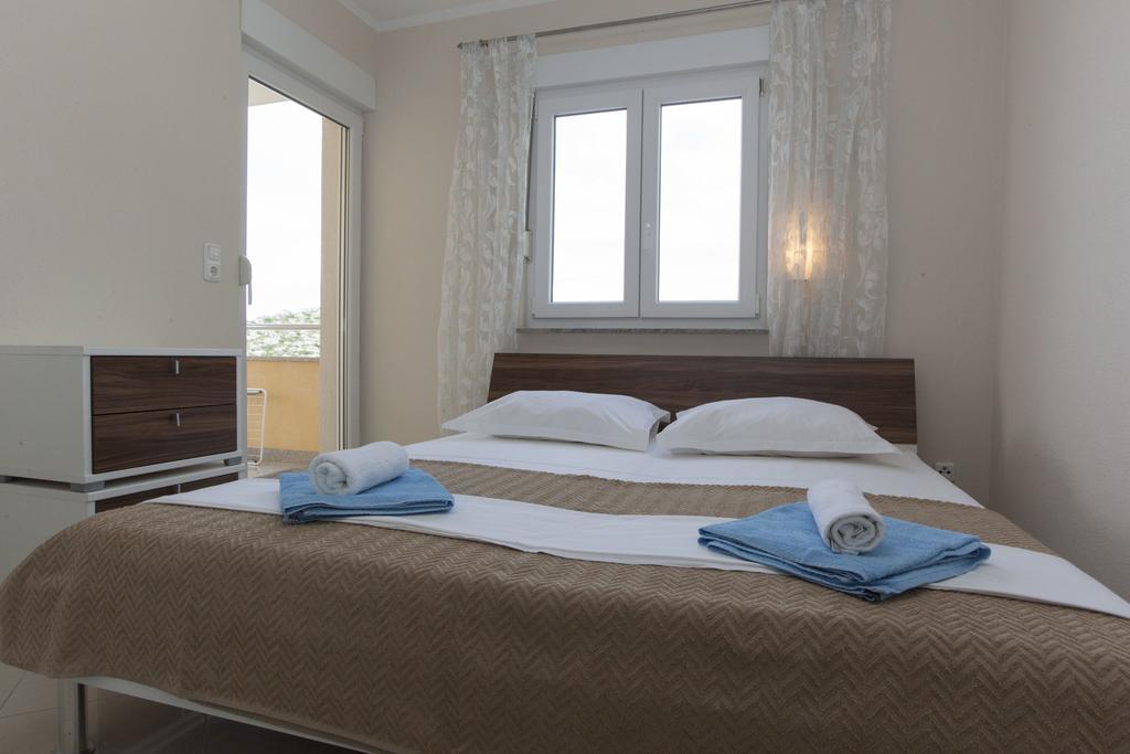 Apartments Damjanovic Макарска Екстериор снимка