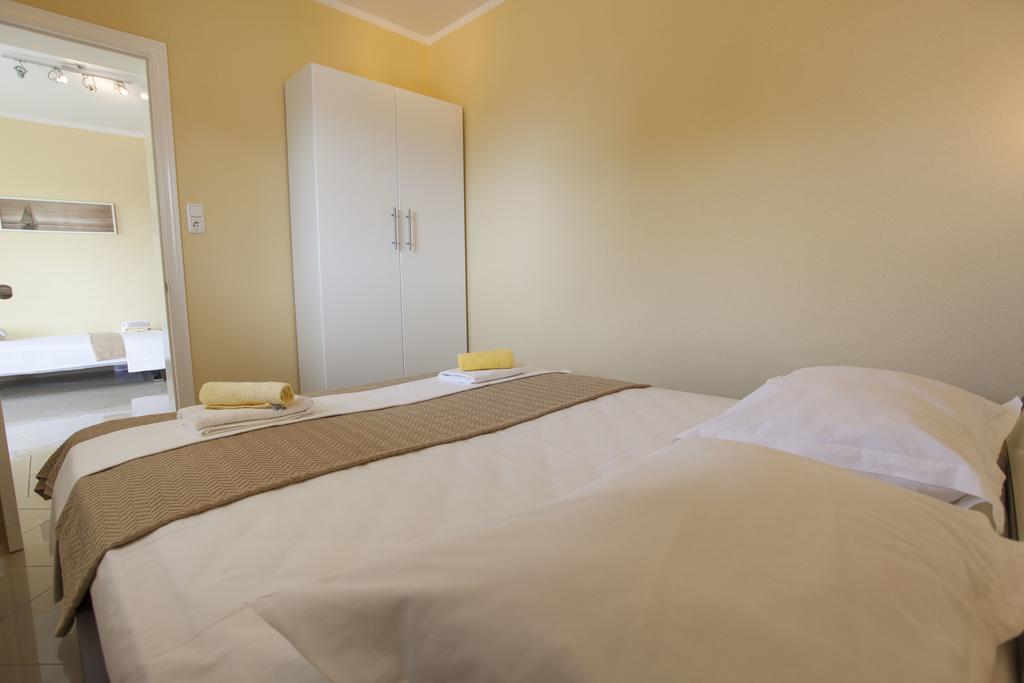 Apartments Damjanovic Макарска Екстериор снимка