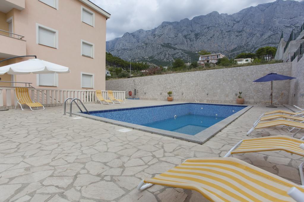 Apartments Damjanovic Макарска Екстериор снимка