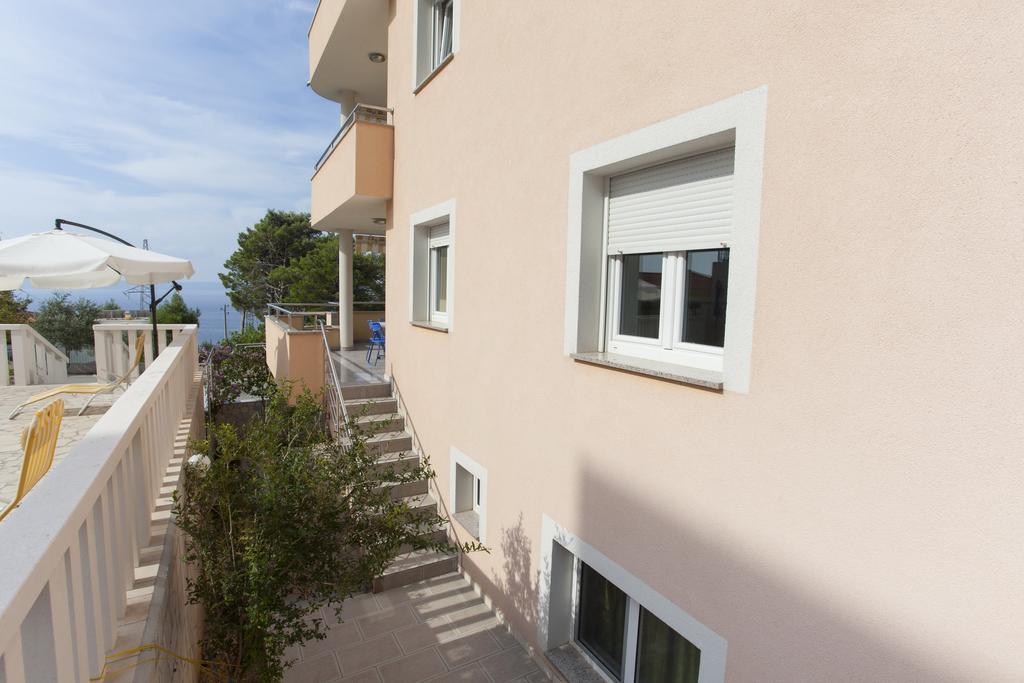 Apartments Damjanovic Макарска Екстериор снимка