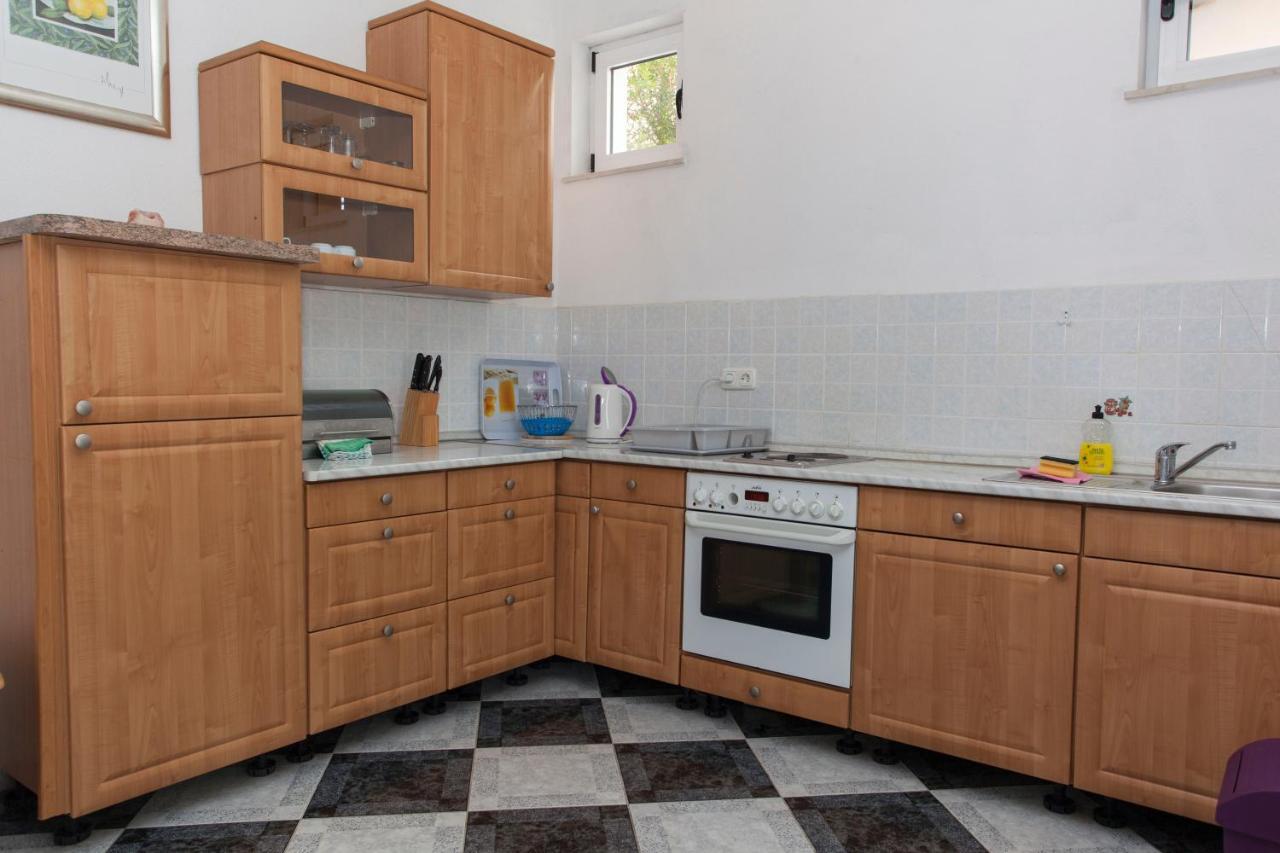 Apartments Damjanovic Макарска Екстериор снимка