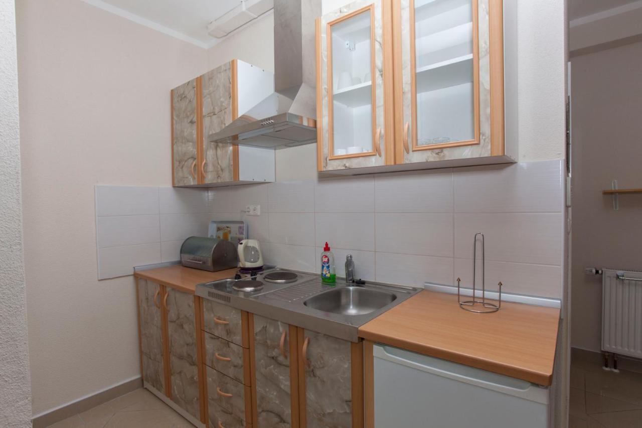 Apartments Damjanovic Макарска Екстериор снимка