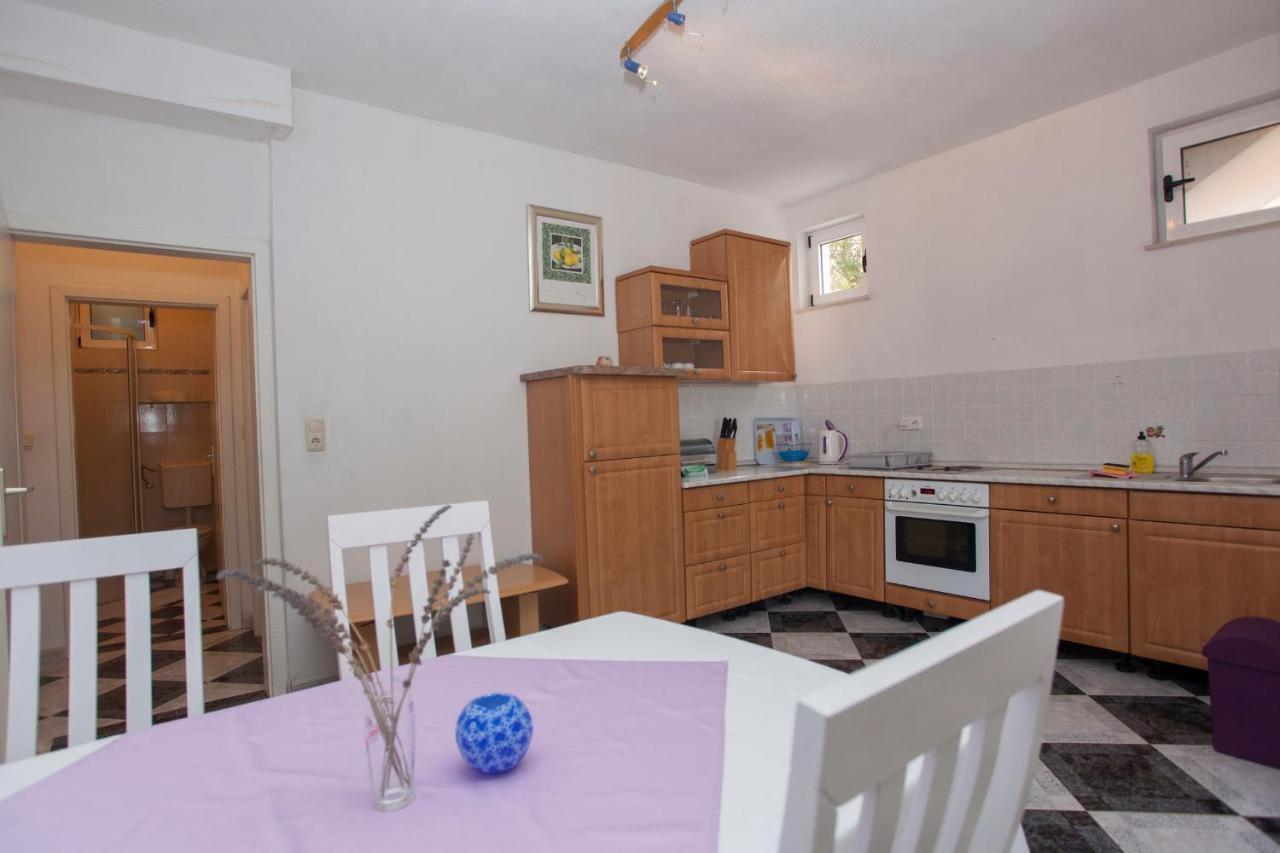 Apartments Damjanovic Макарска Екстериор снимка